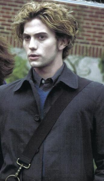 400049882_eb479878-5911-4f1f-9e6b-c1aa87929ea8-jasper-hale2.jpg